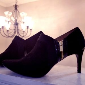 Calvin Klein size 11